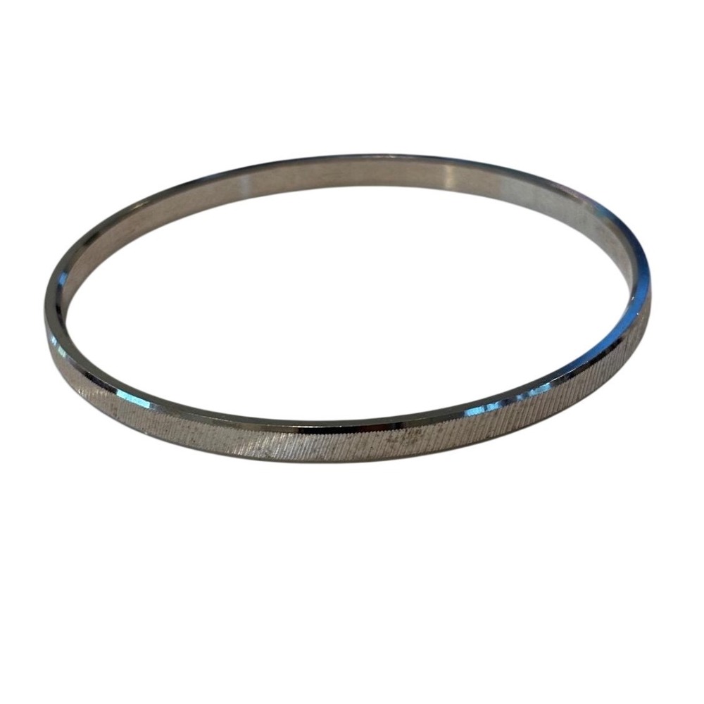 Trifari Bangle Bracelet Silver‎ Vintage Crown Signed Textured Minimalist